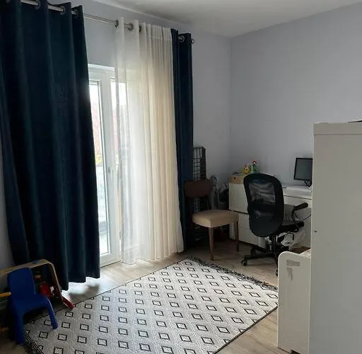 Eden - Modern 2br In Center * 地拉那